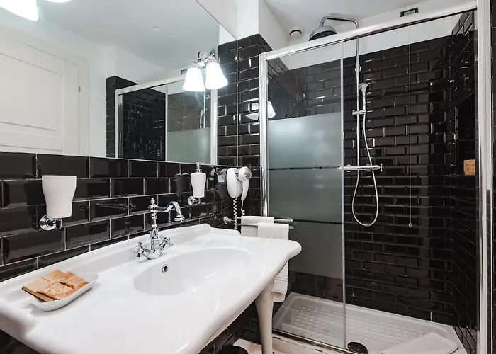 Nikis Collection Trastevere 4* روما